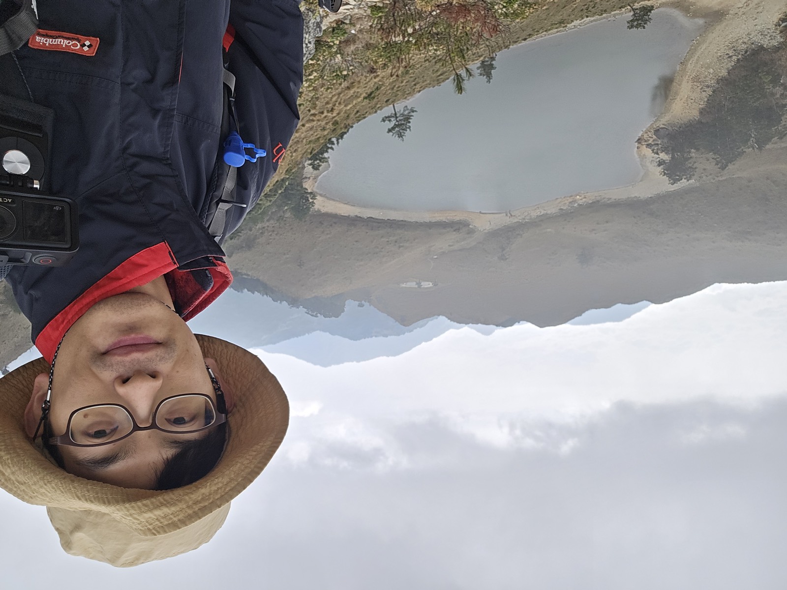 七彩湖日出